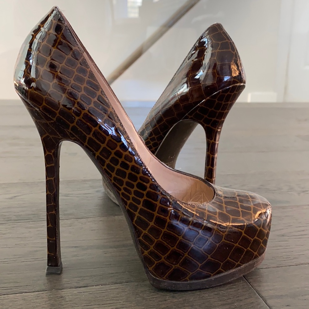 Saint Laurent Embossed Tribute Pumps Size 37.5
